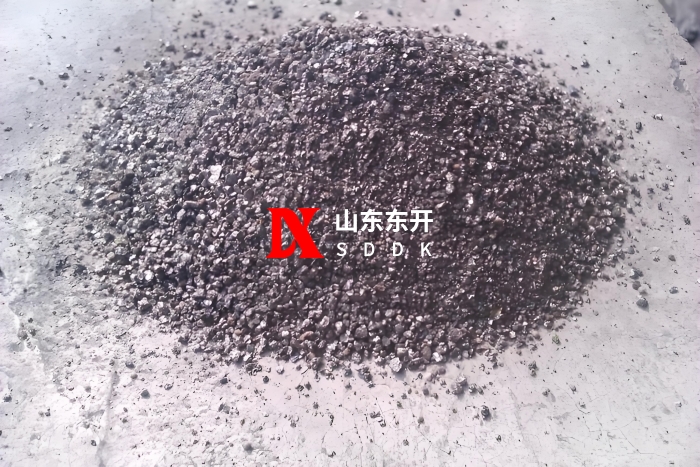 Pneumatic conveying of silicon manganese powder